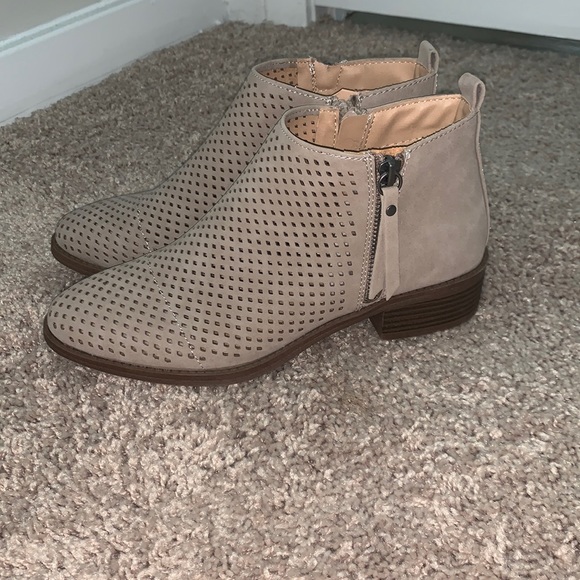 Time and Tru Shoes - time and true - memory foam beige booties